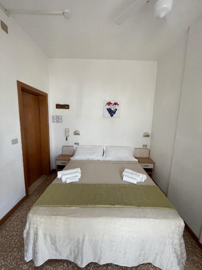 Hotel Alex Rimini Exterior foto
